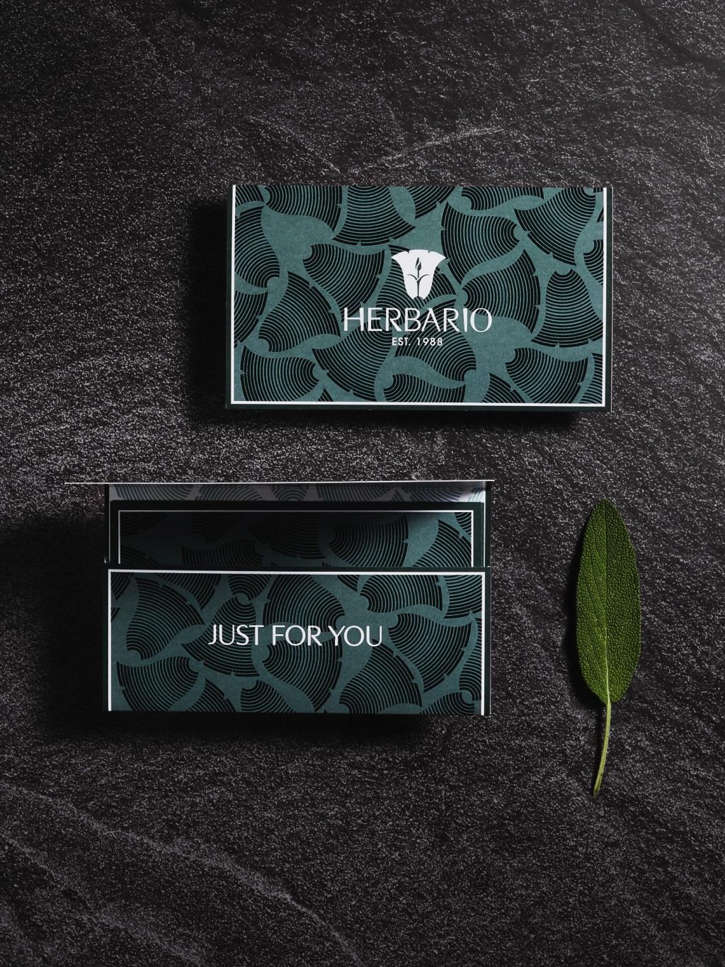 Instagram post from herbarioclinic. This post is in position 0.