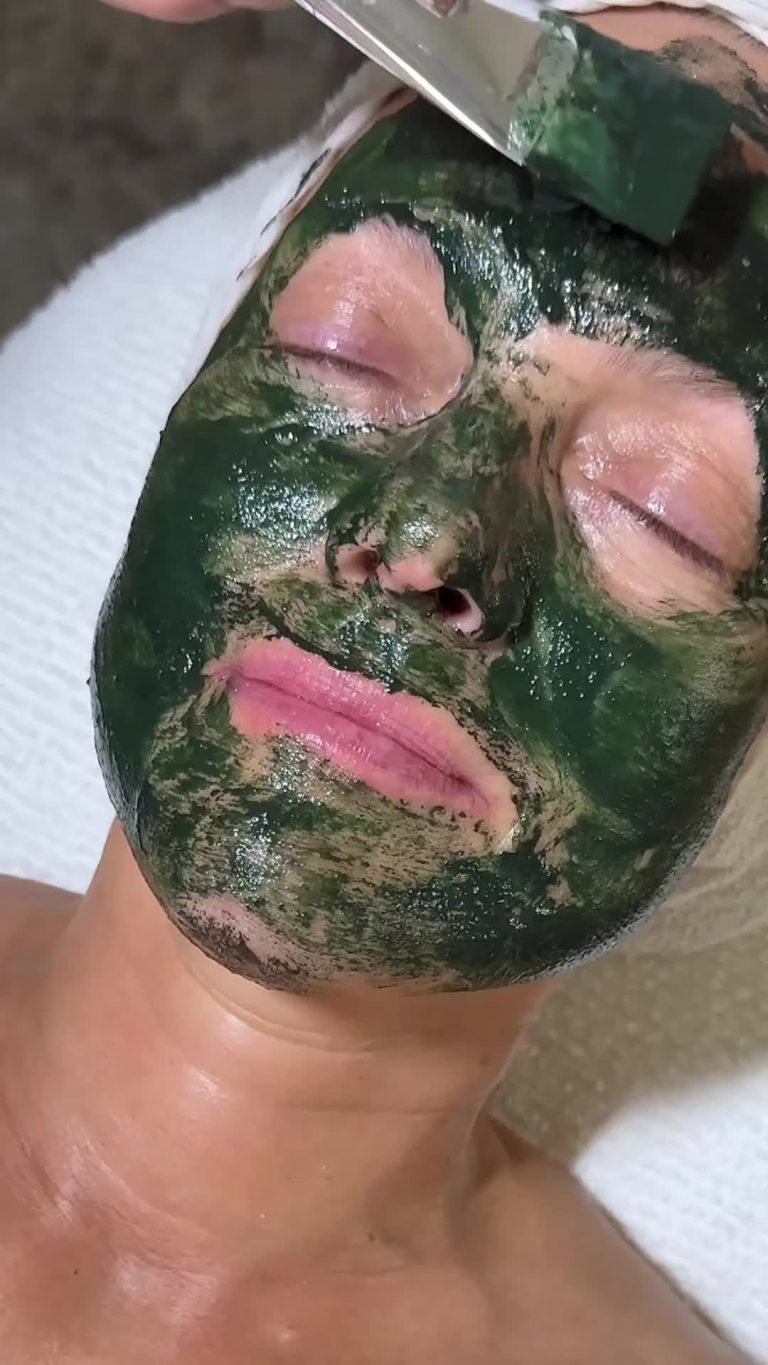 Instagram post from herbarioclinic. This post is in position 3.